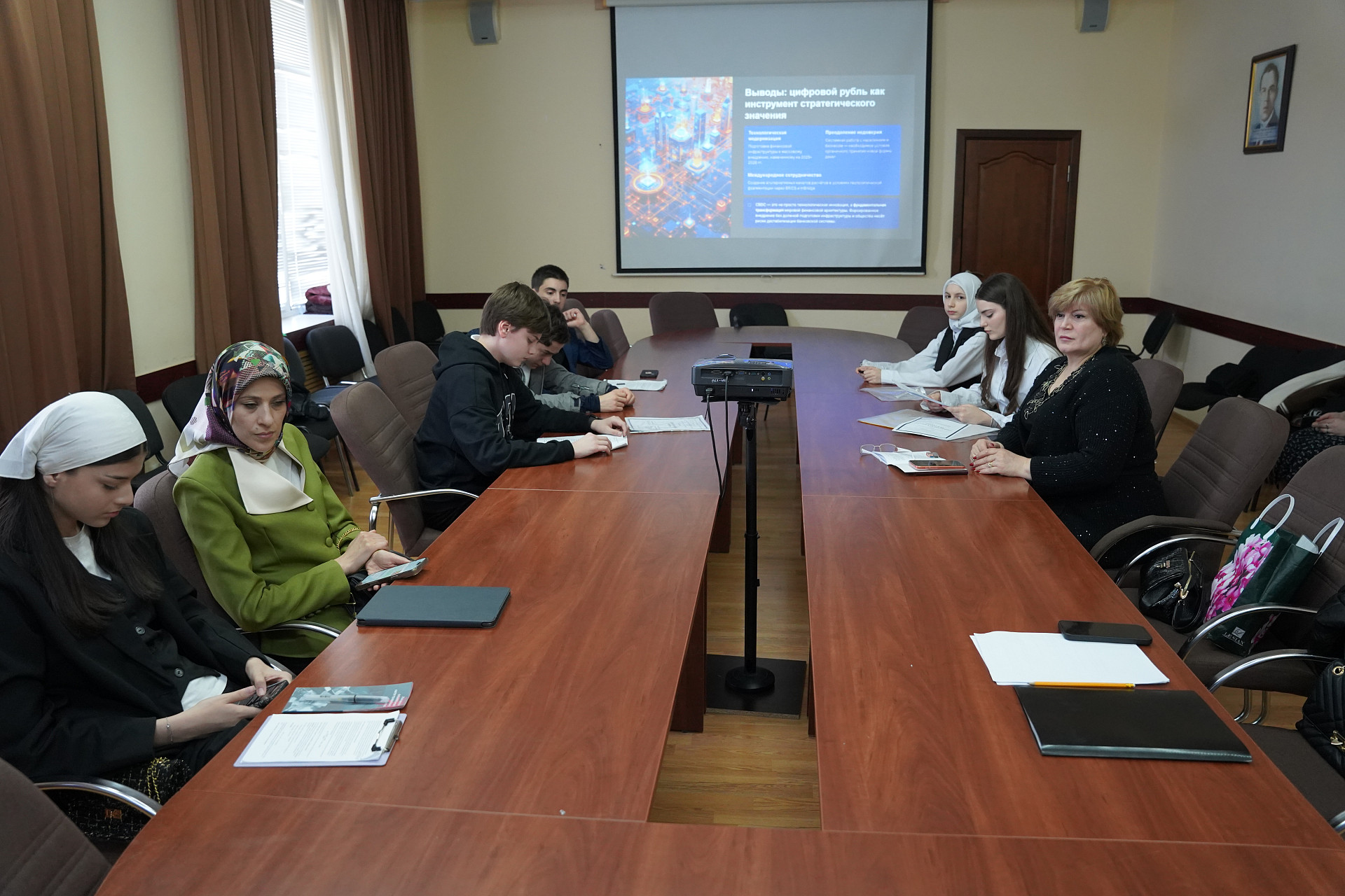 В ДГУ прошла научно-практическая конференция школьников «Творчество юных»