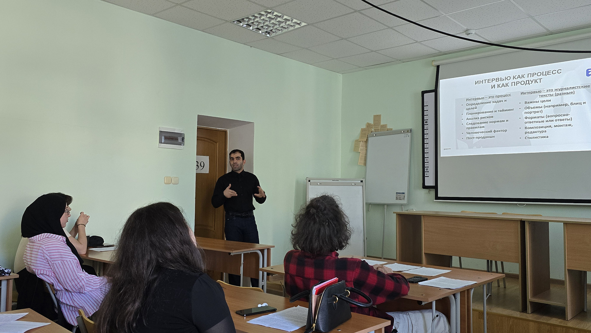 «Не терять совесть. Говорить правду»: преподаватель ДГУ о педагогике, журналистике, литературе и родном университете